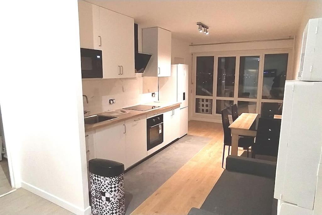 Parisian Cosy Flat With Balcony Apartment *