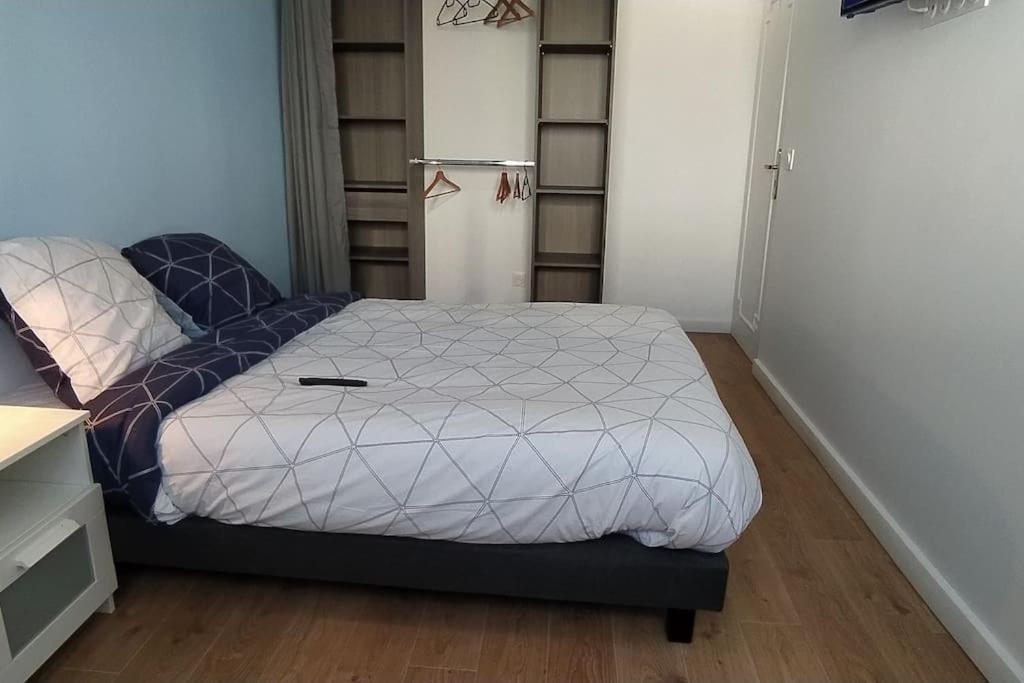Appartement Parisian Cosy Flat With Balcony *